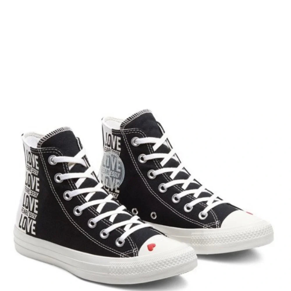 Love fearlessly converse sneakers - Picture 1 of 7